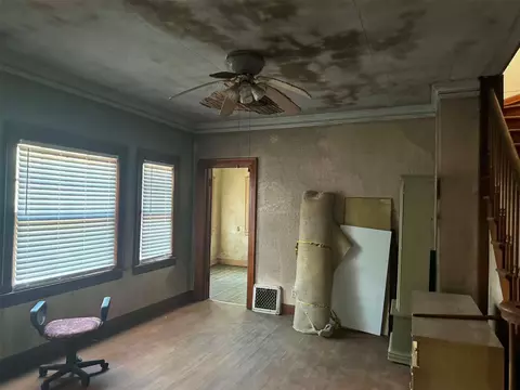 Living - 400 E Osage Ave, Mcalester, OK 74501 photo 1 of 3