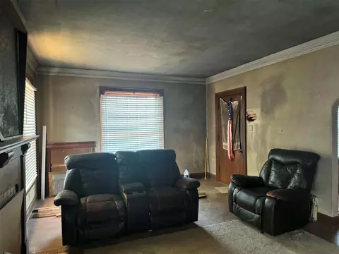 Living - 400 E Osage Ave, Mcalester, OK 74501 photo 3 of 3