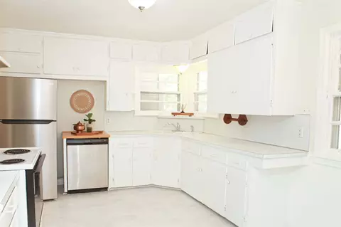 Kitchen - 5312 E 3rd St, Tulsa, OK 74112 photo 2 of 4