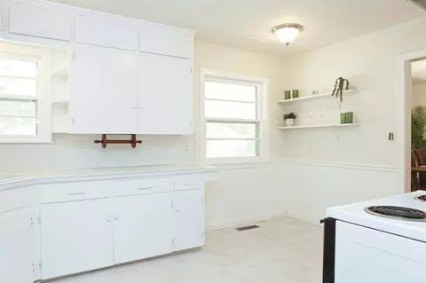 Kitchen - 5312 E 3rd St, Tulsa, OK 74112 photo 1 of 4