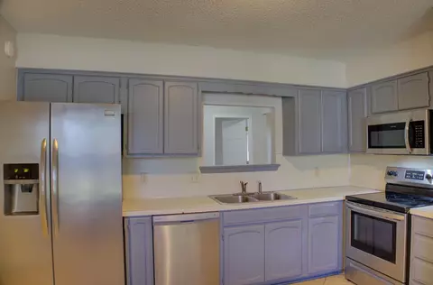 Kitchen - 9007 S 77th East Pl, Tulsa, OK 74133 photo 2 of 3