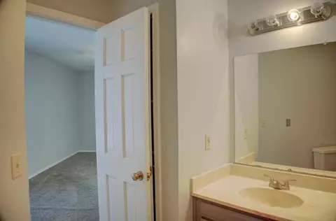 Bath - 9007 S 77th East Pl, Tulsa, OK 74133 photo 2 of 5