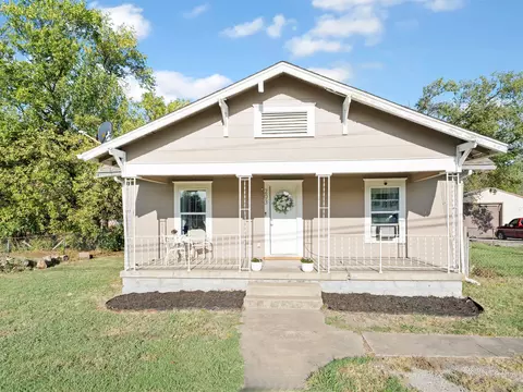 203 N Shawnee St, Catoosa, OK 74015
