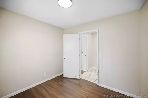 Bedroom - 2505 E Queens St, Broken Arrow, OK 74014 photo 4 of 4