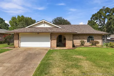 1011 E Teresa Ave, Sapulpa, OK 74066