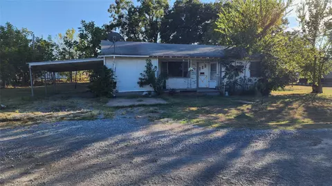 808 Peoria Ave, Hartshorne, OK 74547
