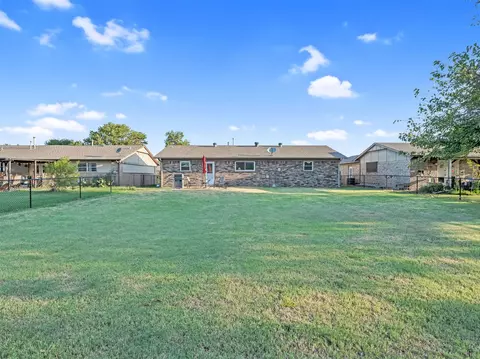 Exterior - 9352 E 56th St, Tulsa, OK 74145 photo 4 of 4