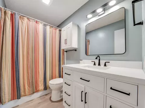 Bath - 9352 E 56th St, Tulsa, OK 74145 photo 1 of 1