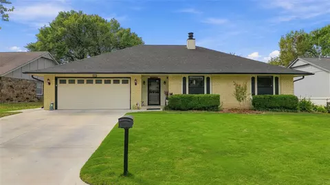 2313 W Broadway Ct, Broken Arrow, OK 74012