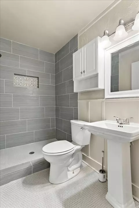 Bath - 4528 E 4 Pl, Tulsa, OK 74112 photo 1 of 1