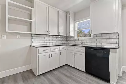 Kitchen - 4528 E 4 Pl, Tulsa, OK 74112 photo 1 of 2