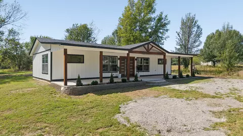 16254 E 410 Rd, Claremore, OK 74017