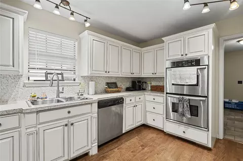 Kitchen - 469331 E 1105 Rd, Muldrow, OK 74948 photo 3 of 10