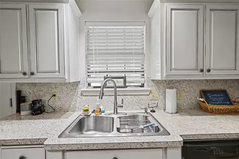 Kitchen - 469331 E 1105 Rd, Muldrow, OK 74948 photo 5 of 10