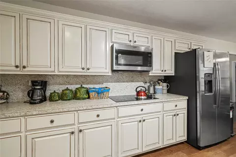 Kitchen - 469331 E 1105 Rd, Muldrow, OK 74948 photo 8 of 10