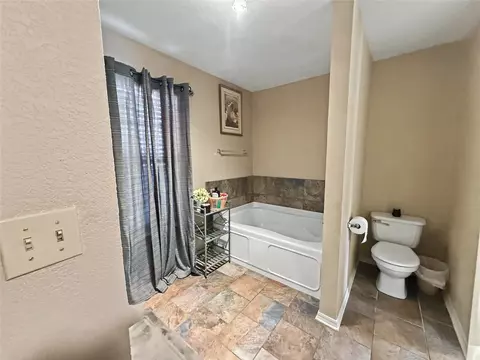 Bath - 469331 E 1105 Rd, Muldrow, OK 74948 photo 7 of 10