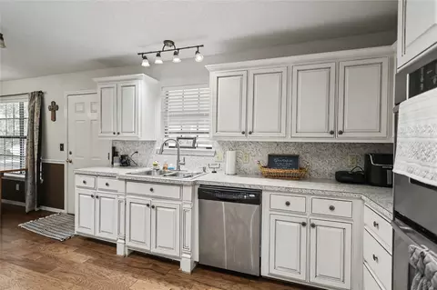 Kitchen - 469331 E 1105 Rd, Muldrow, OK 74948 photo 4 of 10