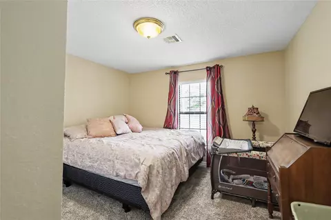 Bedroom - 469331 E 1105 Rd, Muldrow, OK 74948 photo 6 of 13
