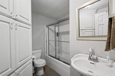Bath - 469331 E 1105 Rd, Muldrow, OK 74948 photo 8 of 10
