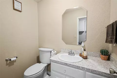 Bath - 469331 E 1105 Rd, Muldrow, OK 74948 photo 1 of 10