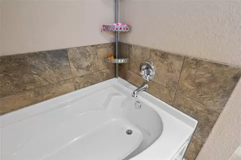 Bath - 469331 E 1105 Rd, Muldrow, OK 74948 photo 6 of 10