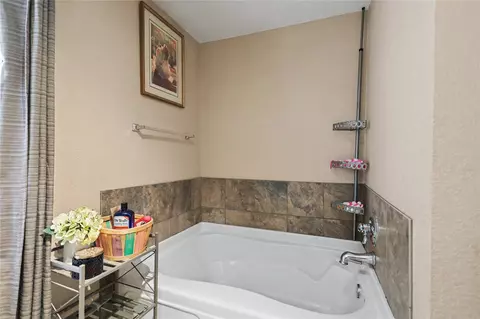 Bath - 469331 E 1105 Rd, Muldrow, OK 74948 photo 5 of 10