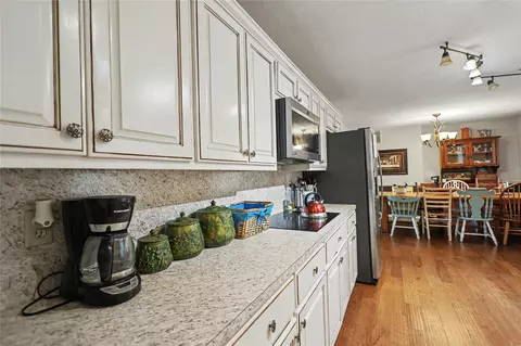 Kitchen - 469331 E 1105 Rd, Muldrow, OK 74948 photo 9 of 10