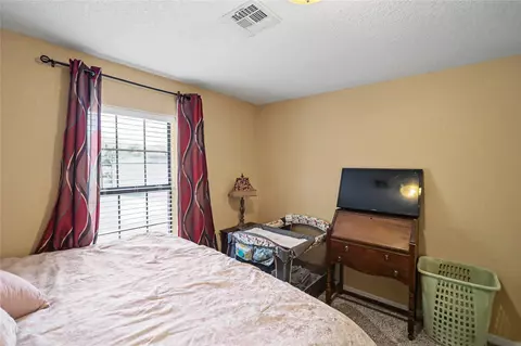 Bedroom - 469331 E 1105 Rd, Muldrow, OK 74948 photo 8 of 13