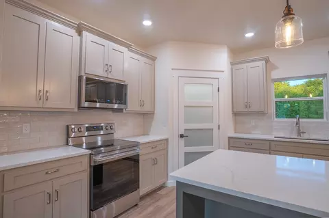 Kitchen - 205 Blessings Way, Colbert, OK 74733 photo 1 of 2