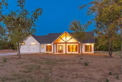 Exterior - 205 Blessings Way, Colbert, OK 74733 photo 4 of 5