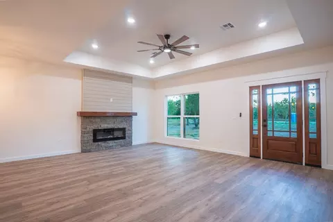 Living - 205 Blessings Way, Colbert, OK 74733 photo 2 of 4
