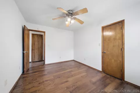 Bedroom - 3903 S Walnut Pl, Broken Arrow, OK 74011 photo 2 of 3