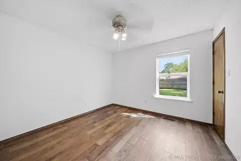 Bedroom - 3903 S Walnut Pl, Broken Arrow, OK 74011 photo 3 of 3