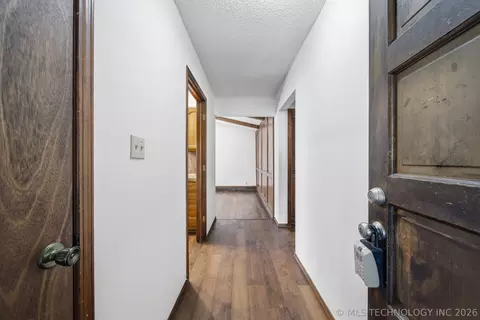 Entry Way - 3903 S Walnut Pl, Broken Arrow, OK 74011 photo 1 of 3