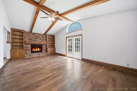 Living - 3903 S Walnut Pl, Broken Arrow, OK 74011 photo 1 of 4