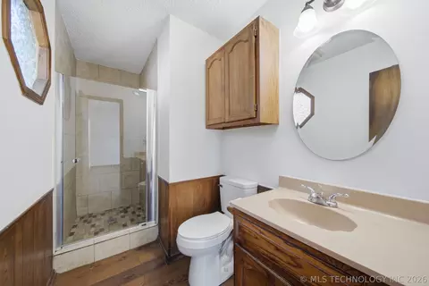 Bath - 3903 S Walnut Pl, Broken Arrow, OK 74011 photo 1 of 2