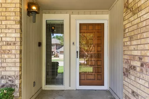 Entry Way - 6206 E 78th St, Tulsa, OK 74136 photo 1 of 2