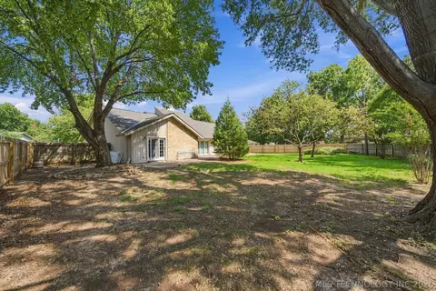 Exterior - 6206 E 78th St, Tulsa, OK 74136 photo 5 of 5