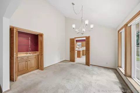 Dining - 6206 E 78th St, Tulsa, OK 74136 photo 1 of 1