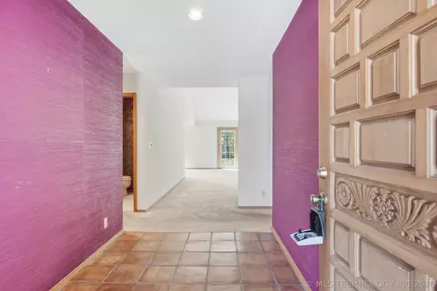 Entry Way - 6206 E 78th St, Tulsa, OK 74136 photo 2 of 2