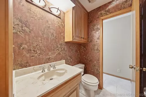 Bath - 6206 E 78th St, Tulsa, OK 74136 photo 1 of 5