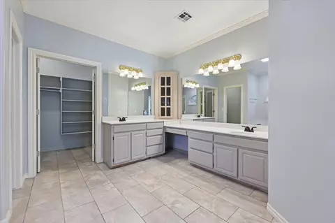 Bath - 9822 E 83rd Pl, Tulsa, OK 74133 photo 2 of 7