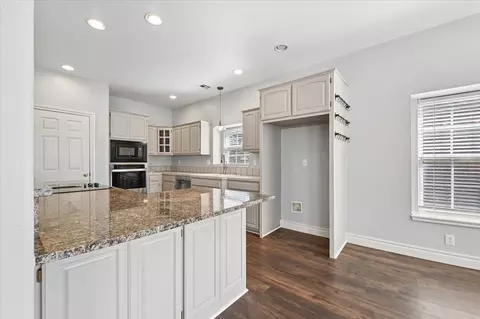 Kitchen - 9822 E 83rd Pl, Tulsa, OK 74133 photo 1 of 4