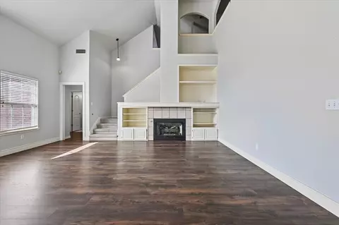 Living - 9822 E 83rd Pl, Tulsa, OK 74133 photo 2 of 16