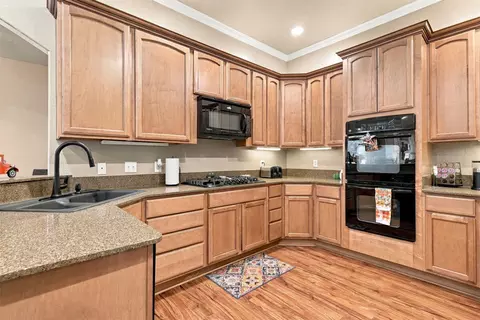 Kitchen - 2355 Bryan, Durant, OK 74701 photo 1 of 2