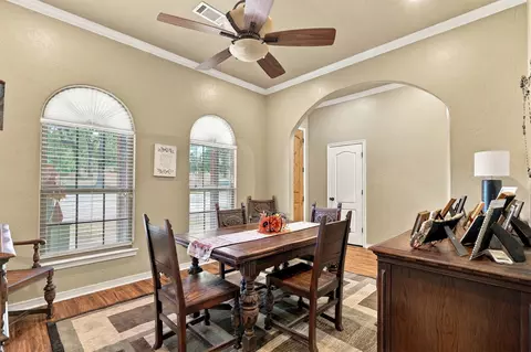 Dining - 2355 Bryan, Durant, OK 74701 photo 4 of 4