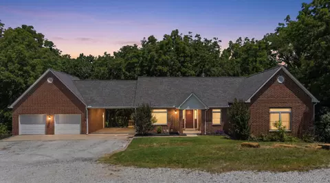 11005 E 156th Street North N, Collinsville, OK 74021