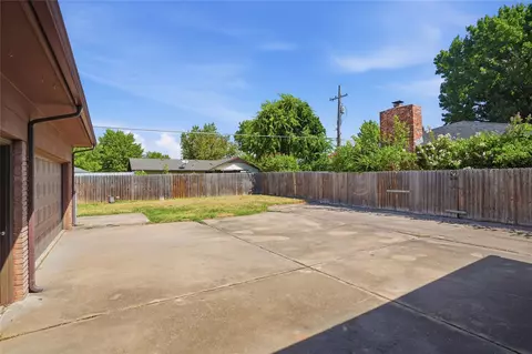 Exterior - 11029 E 26th Pl, Tulsa, OK 74129 photo 5 of 9