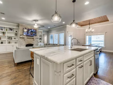 Kitchen - 2508 E Olympia St, Broken Arrow, OK 74014 photo 3 of 10
