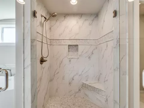 Bath - 2508 E Olympia St, Broken Arrow, OK 74014 photo 9 of 11